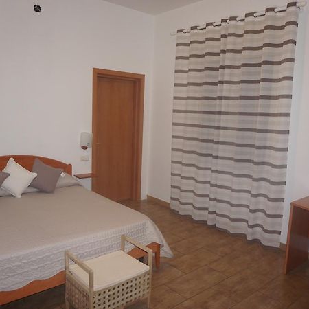 Hotel Villa Souvenir Форца-д'Агро Экстерьер фото