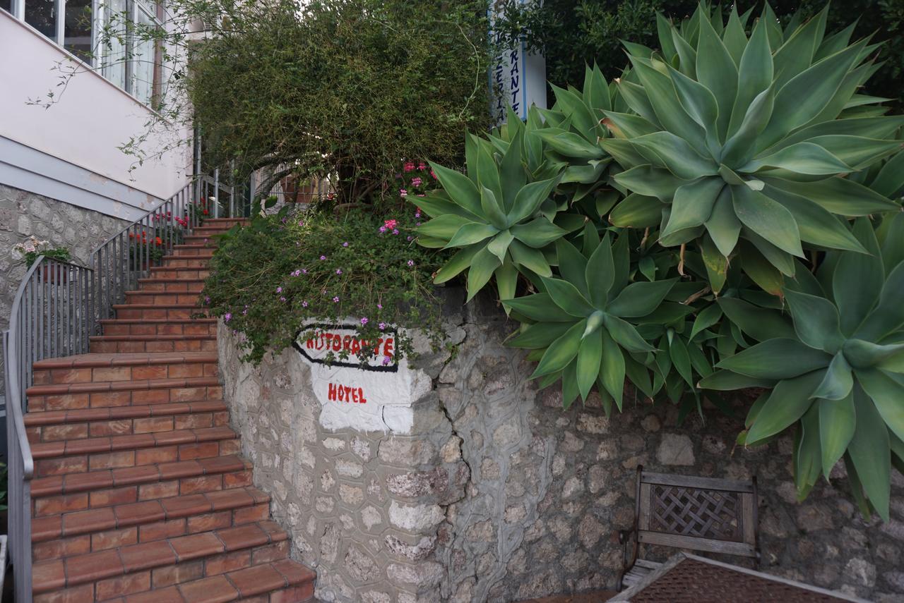 Hotel Villa Souvenir Форца-д'Агро Экстерьер фото