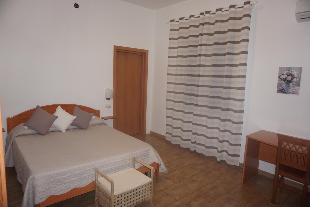 Hotel Villa Souvenir Форца-д'Агро Экстерьер фото