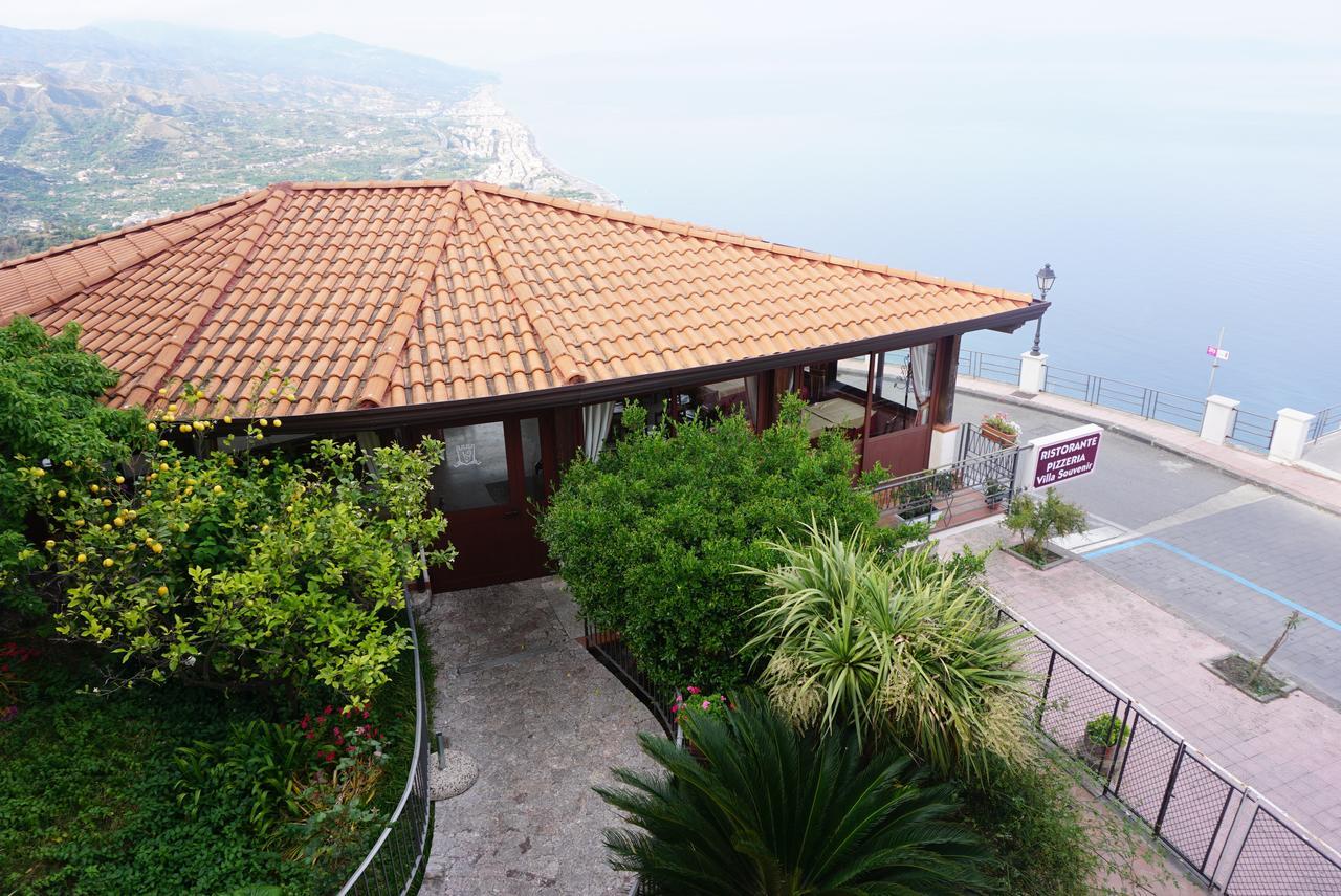 Hotel Villa Souvenir Форца-д'Агро Экстерьер фото