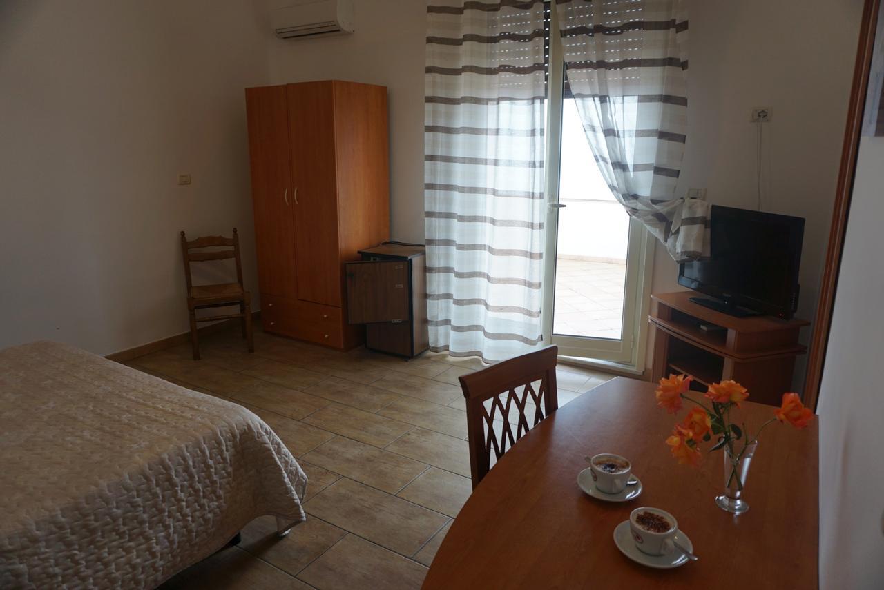 Hotel Villa Souvenir Форца-д'Агро Экстерьер фото